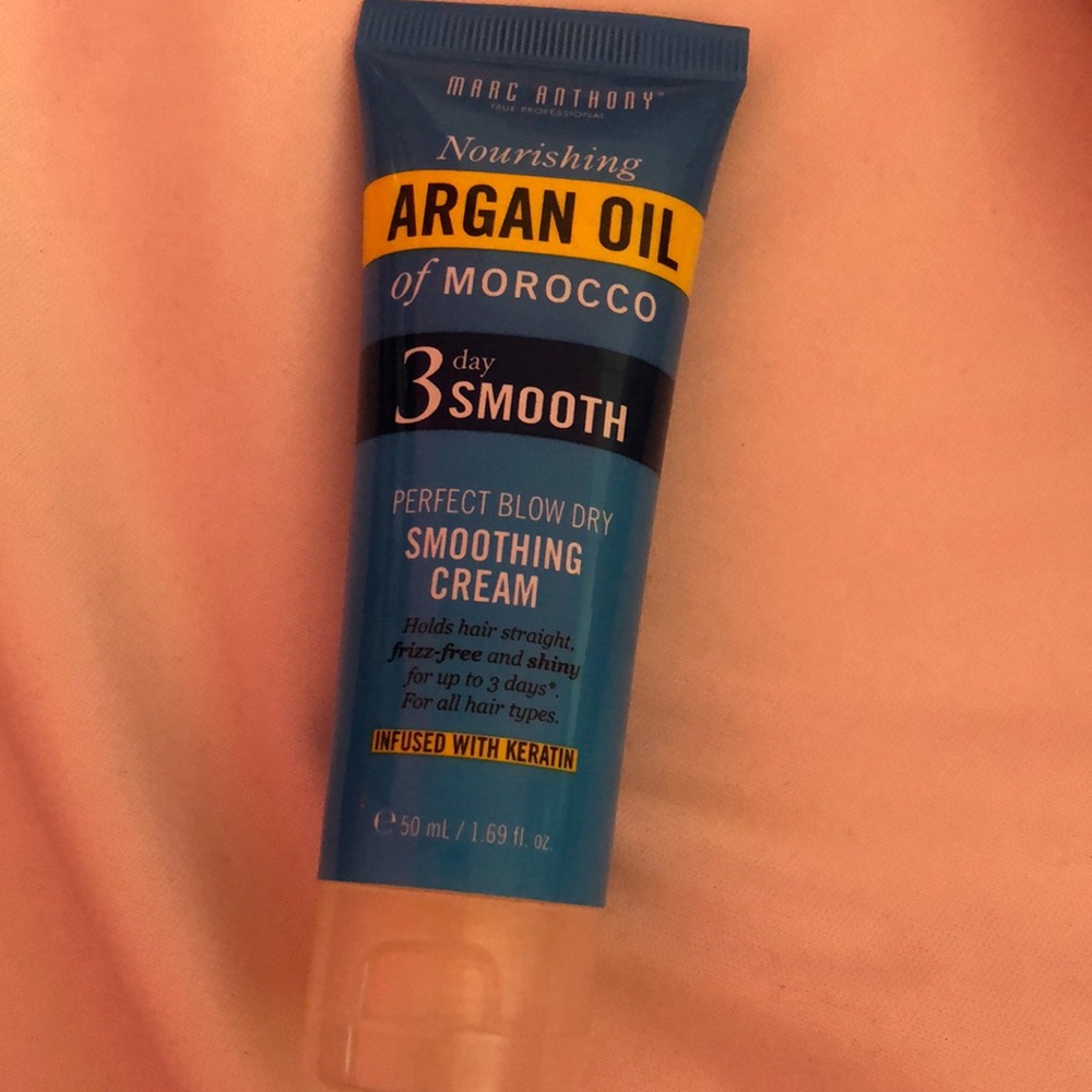 Travel size smoothing cream